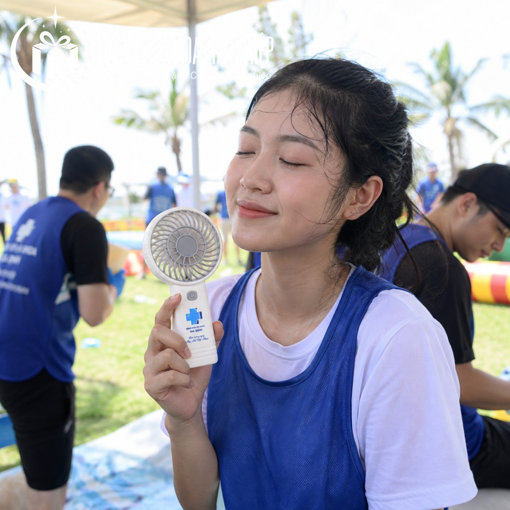 Quạt điện mini in logo quà tặng