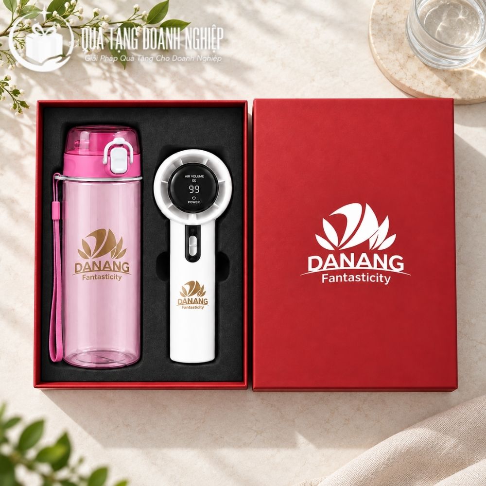 bo-giftset-in-logo-qua-tang-binh-nuoc-nhua-va-quat-dien-cam-tay-gs-18 (2)