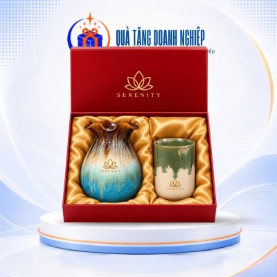 Bộ giftset in logo quà tặng lọ hoa dáng miệng lượn và cốc sứ men hỏa biến GS-29